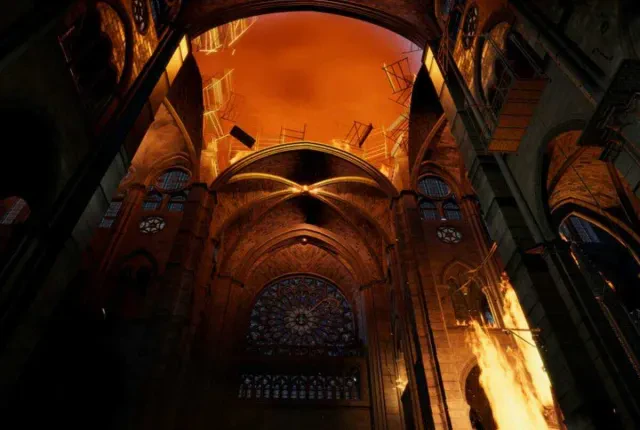 Квест «Save Notre-Dame on Fire»