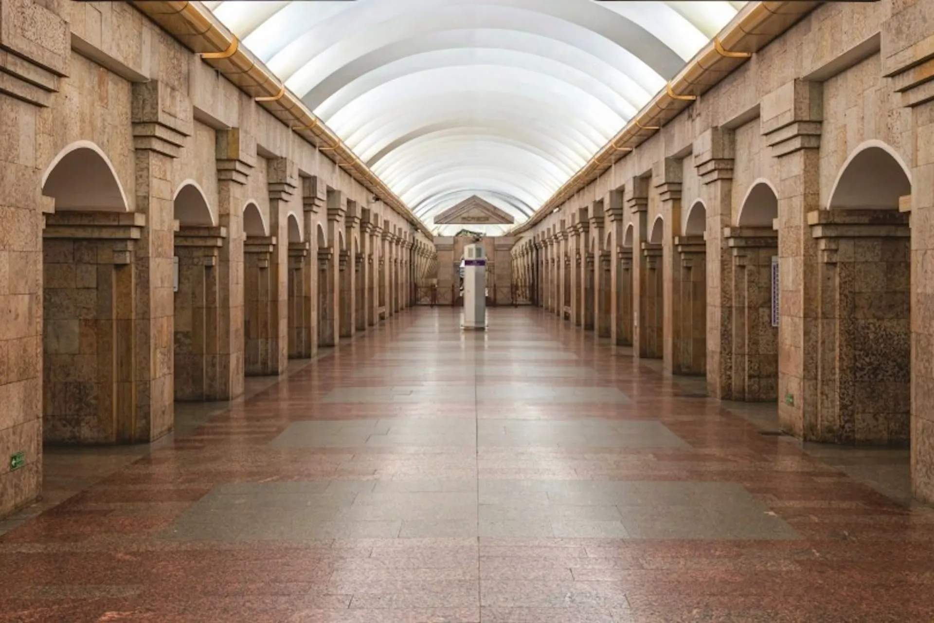 Квест «Цирк в метро: сбежавшие артисты»